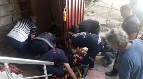 Asansör dehşeti: Halatı koptu, yere çakıldılar