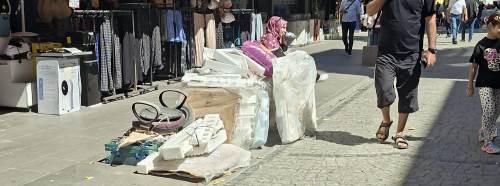Asarcıklı Caddesi’nde atık yığını tepki çekti