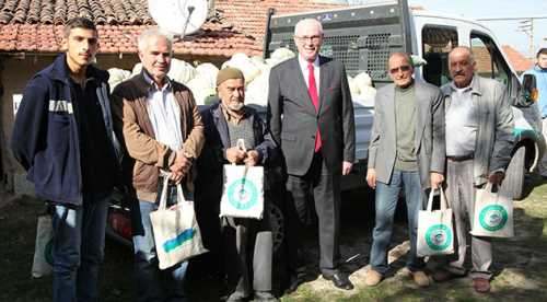 Aşevine 4 ton kabak bağışı