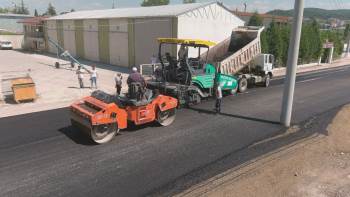 Asfaltlama Çalışmaları Devam Ediyor
