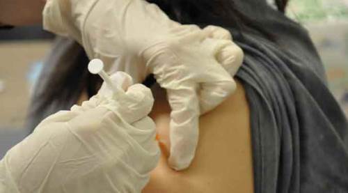 Aşılamada yeni yaş grubu açıklandı! Yarından itibaren...