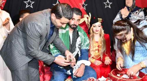 Aşiret düğününde takılan para dudak uçuklattı