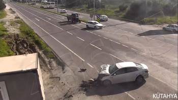 Aşırı Hız Ve Dikkatsizlik Kazalara Davetiye Çıkarttı
