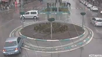 Aşırı Hız Ve Dikkatsizlik Kazalara Davetiye Çıkarttı
