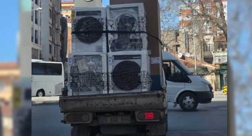 Aşırı yüklenmiş kamyonet Eskişehir trafiğini tehdit etti