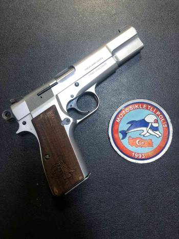 Asker Eğlencesinde Havaya Ateş Açıp Kaçan Şahsı Polis Yakaladı
