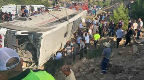 Askerleri taşıyan otobüs devrildi: 5 şehit