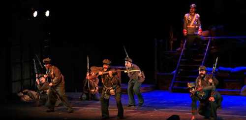 ASLAN ASKER ŞVAYK SAHNELENDİ