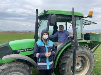 Aslanapa’Da ’’Tekfen 2064’’ Yeni Çeşit Buğday Gübreleme Çalışmaları
