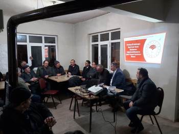 Aslanapa’Da Çiftçiler Bilgilendirildi
