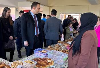 Aslanapa’Da Filistin İçin Hayır Çarşısı Açıldı
