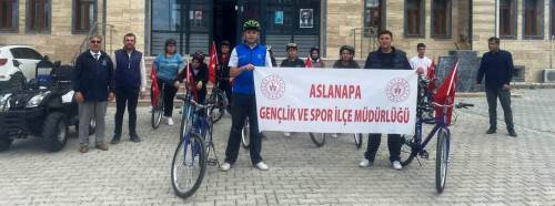 Aslanapa’da gençler pedal çevirdi