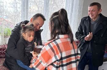 Aslanapa’Da Minik Buğlem’İn Doğum Gününü Kaymakam Demirci Kutladı
