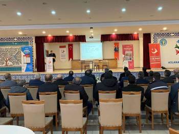 Aslanapa’Da Muhtarlar Çalıştayı
