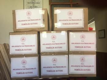 Aslanapa’Da Tüm Camilere Temizlik Malzemesi Dağıtıldı
