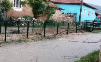 Aslanapa Ve Çavdarhisar’Da Dolu Ve Sel
