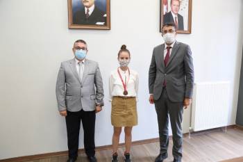 Aslı Uzun’A Tebrik
