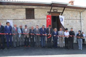 Aslına Uygun Olarak Restore Edilen Ahi Evran Türbesi Dualarla Açıldı
