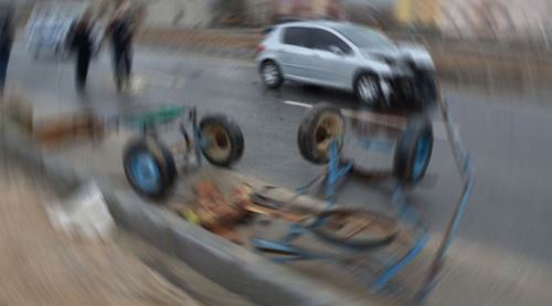 At arabasının karıştığı kazada 3 yaralı
