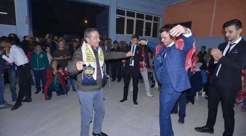 Ataç 9 genci askere uğurladı