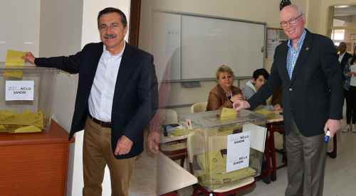 Ataç ve Kurt oylarını kullandı