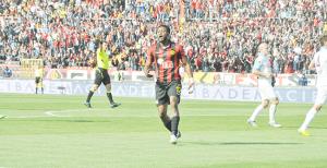 Atarlı Lawal ortalıkta yok