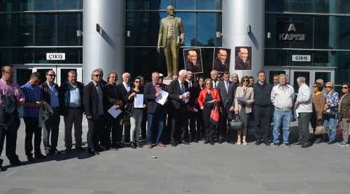 Atatürk büstüne saldırıya suç duyurusu