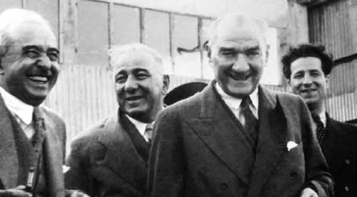Atatürk görse kahkahalar ile gülerdi