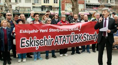 Atatürk'le bir dertleri mi var?