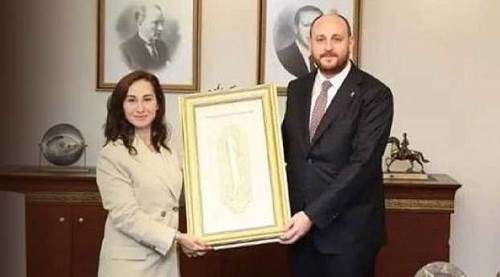 Atatürk portresiyle mesaj