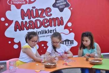 Atatürk Ve Türk Bayrağı Sevgisini Kavanozlara İşlediler
