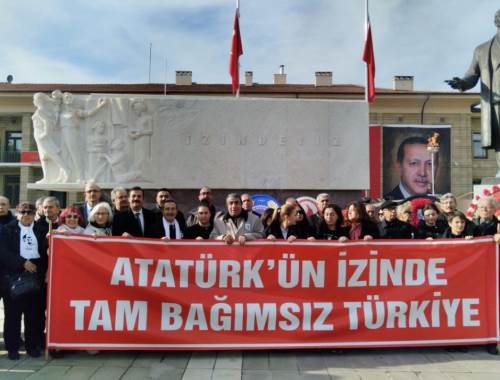 Atatürkçü Düşünce Derneği'nden anma töreni