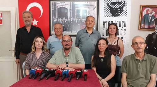 Atatürkçüler Tekin’i istifaya davet etti