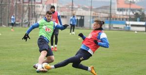 Ateş hattından uzaklaş