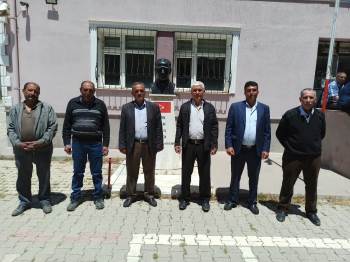 Atlıhisar Köyünde Muhtarlık Seçiminde 6 Aday Kıyasıya Mücadele Veriyor
