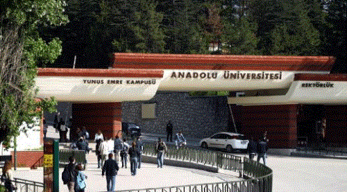 AÜ'de 10 personel daha açığa alındı 