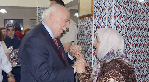 Avcı’ dan huzurevine ve çocuklara ziyaret