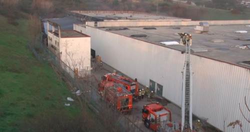 AVM deposunda korkutan yangın!