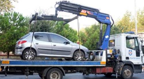 Avukatın aracını çekti başına gelmeyen kalmadı