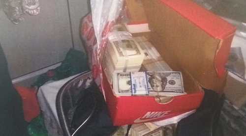 Ayakkabı kutusundan 1 milyon dolar çıktı