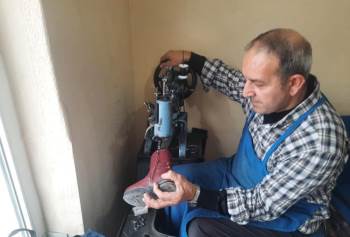 Ayakkabı Tamircileri Randevu İle Çalışmaya Başladı
