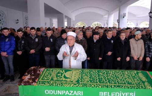 Aydoğan ailesinin acı günü: Sebahat Aydoğan son yolculuğuna uğurlandı