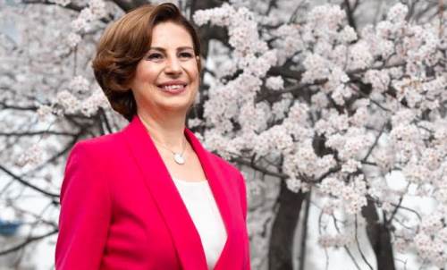 Ayşe Ünlüce: "Mutlu bayramlar Eskişehir"