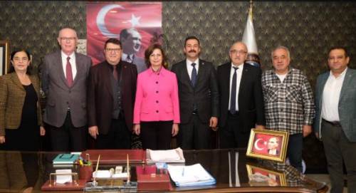 Ayşe Ünlüce, esnafın gözünden sorunları dinledi