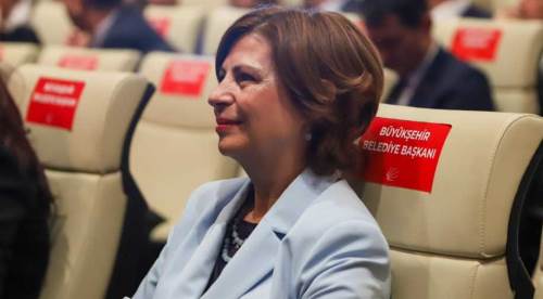 Ayşe Ünlüce'den bir başarı daha: Listede ilk sırada!