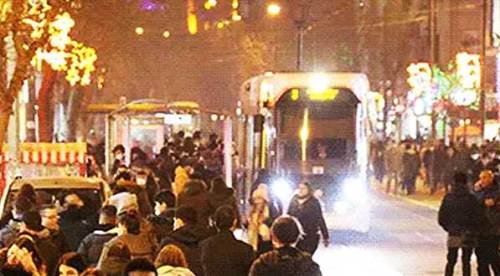 Ayşe Ünlüce'den Eskişehir'e gece hediyesi: 7.100 yolcu...