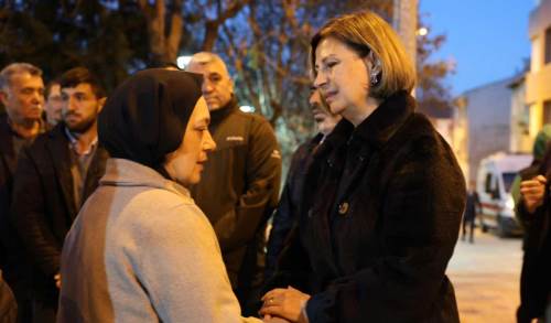 Ayşe Ünlüce'den şehit ailesine taziye ziyareti