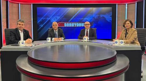 Ayşe Ünlüce ES TV ekranlarında ezber bozdu