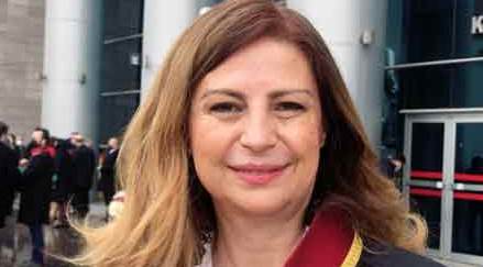 Ayşe Ünlüce kimdir?