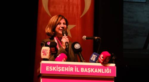 Ayşe Ünlüce küskünlere seslendi: “Gücenenler varsa bembeyaz sayfa açsın”